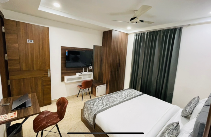Room Without Attached balcony