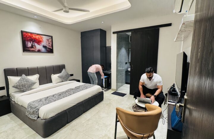 Larger room without balcony mini fridge (Reebah Grande)